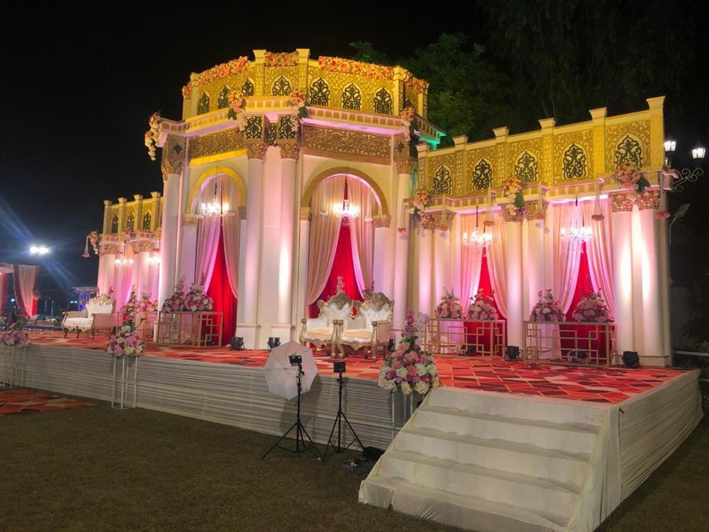 The Empire Resort , Gwalior Exterior foto